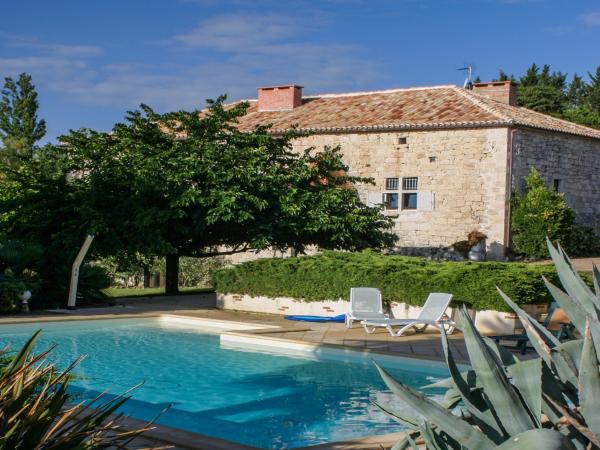 Villa photo 2