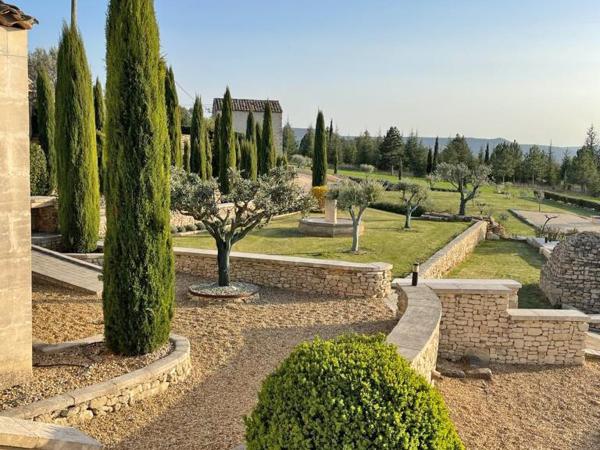 Villa photo 2