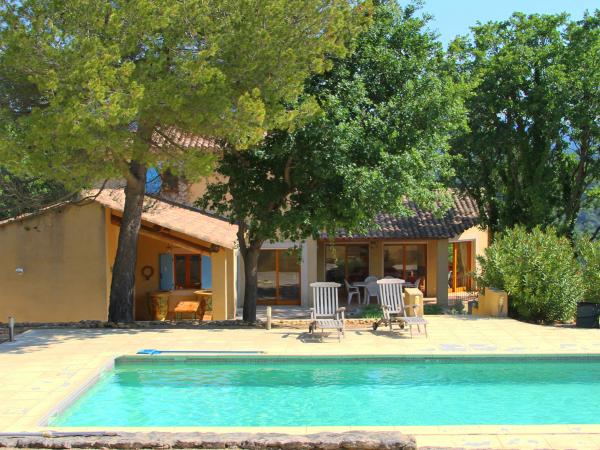 Villa photo 2