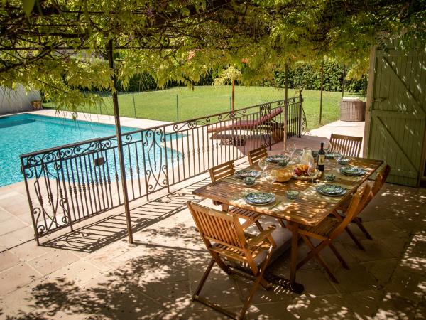 Villa photo 2