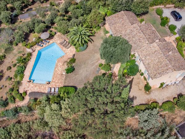 Villa photo 3