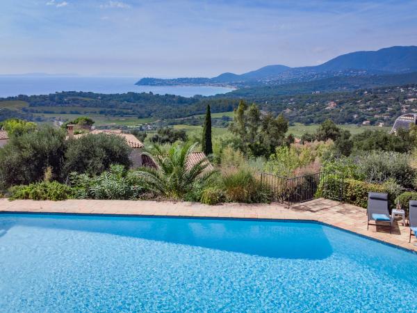 Villa photo 2