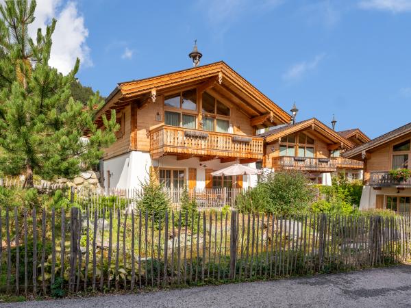Villa photo 2