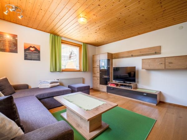 Villa photo 2