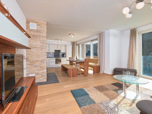 Villa photo 2