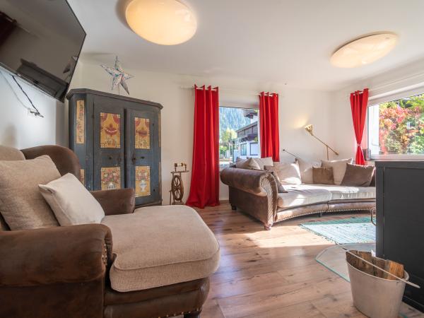 Villa photo 2