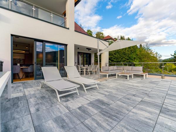 Villa photo 2