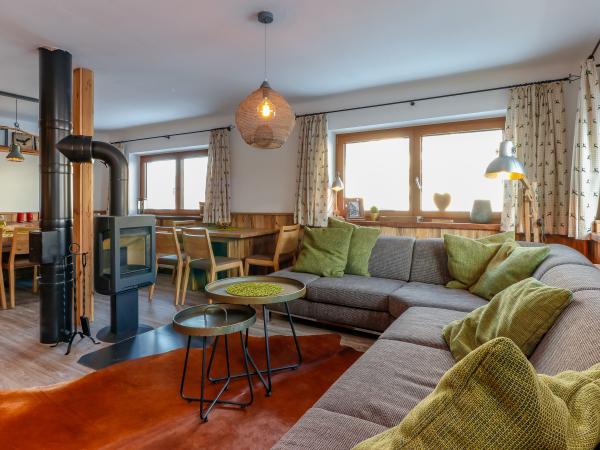 Villa photo 2