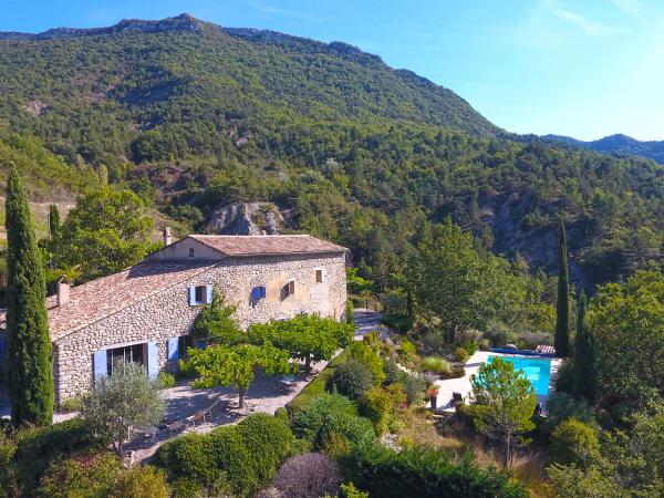 Villa photo 2