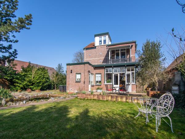Villa photo 2