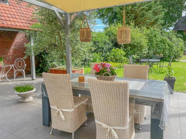 Villa photo 3