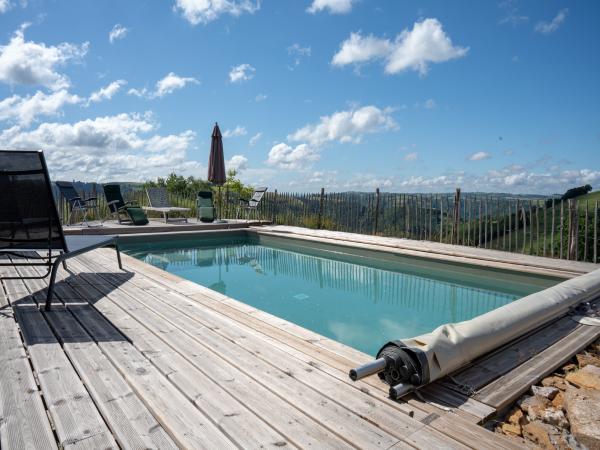 Villa photo 2