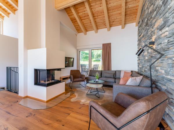 Villa photo 2