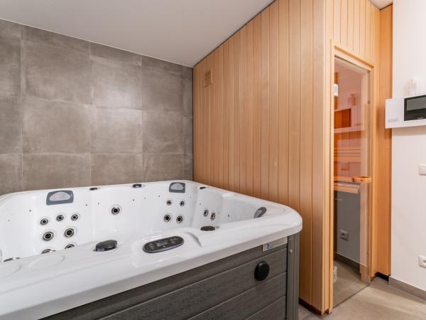 Villa photo 3