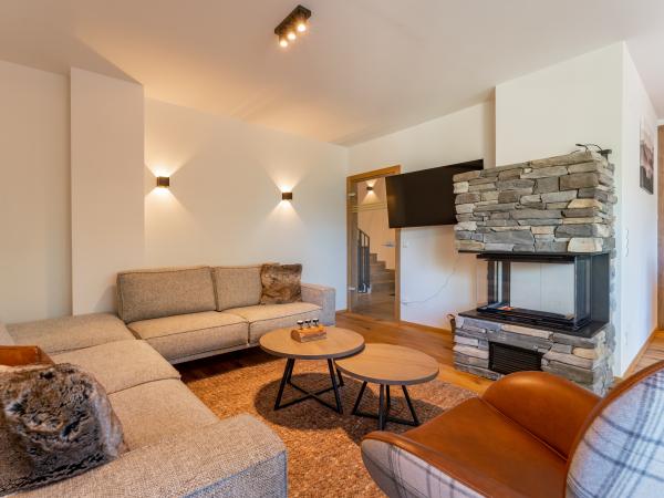Villa photo 3