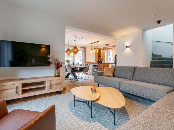 Villa photo 2