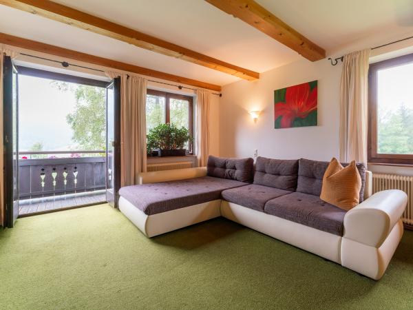 Villa photo 2