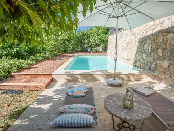 Villa photo 2