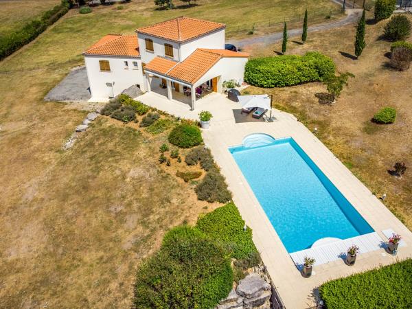 Villa photo 3