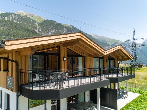 Villa photo 2