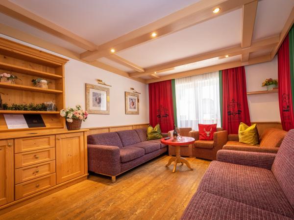 Villa photo 2