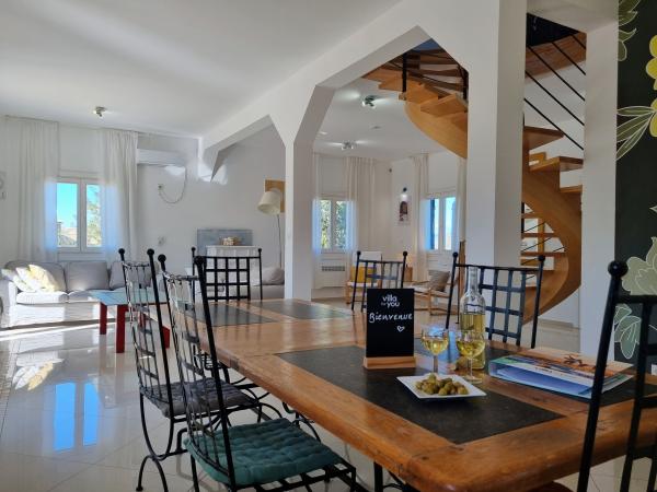Villa photo 3