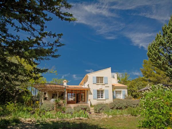 Villa photo 2