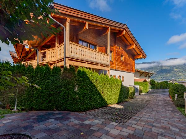 Villa photo 2