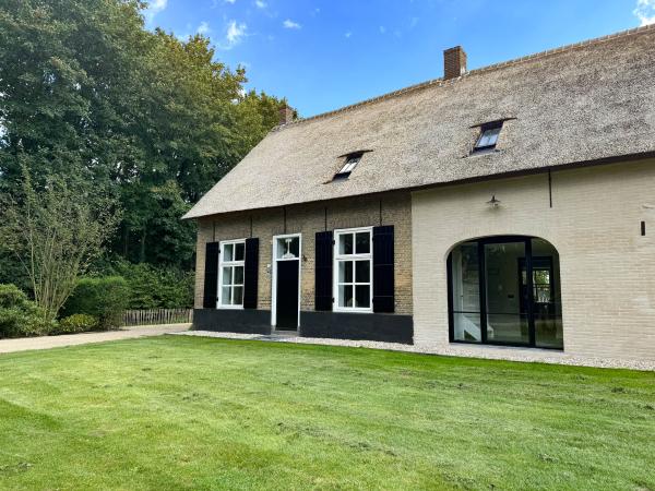 Villa photo 2