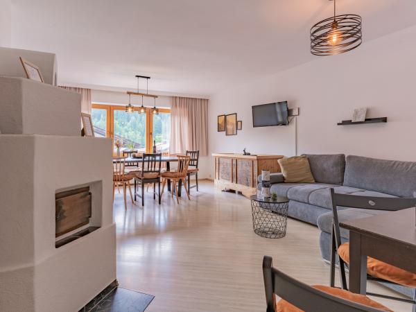 Villa photo 3