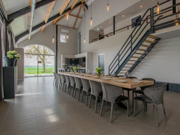 Villa photo 3
