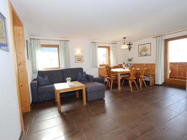 Villa photo 3