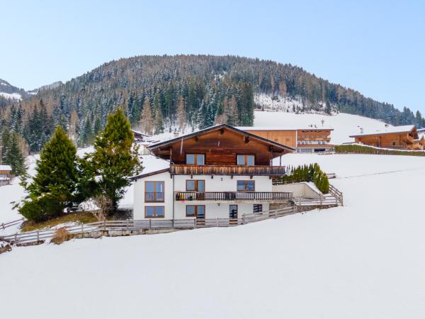 Villa photo 2