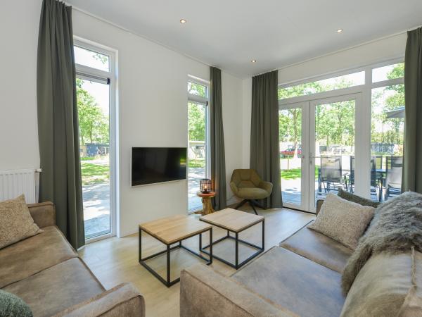 Villa photo 3