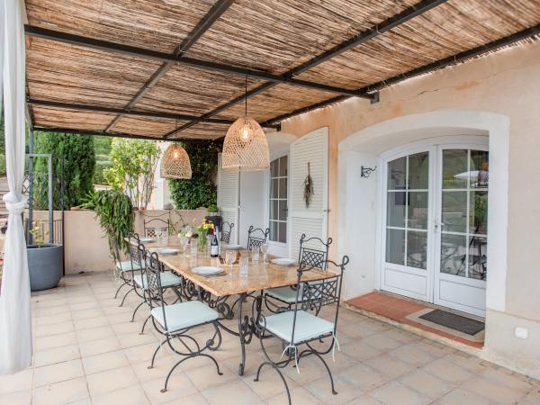 Villa photo 3