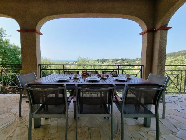 Villa photo 3
