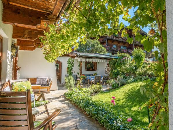 Villa photo 2