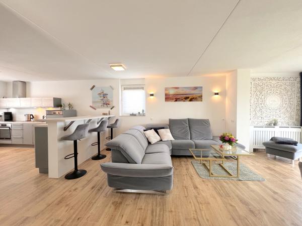 Villa photo 3