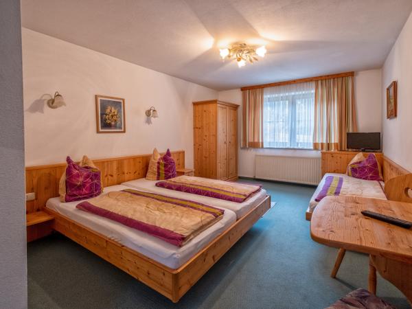 Villa photo 3