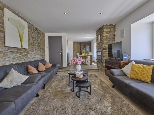 Villa photo 2