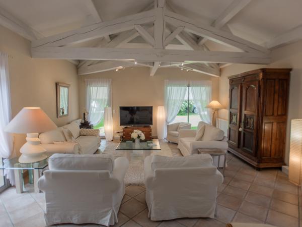 Villa photo 3