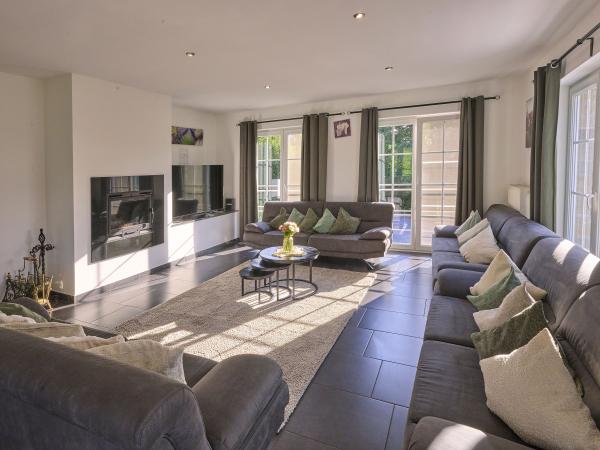 Villa photo 3