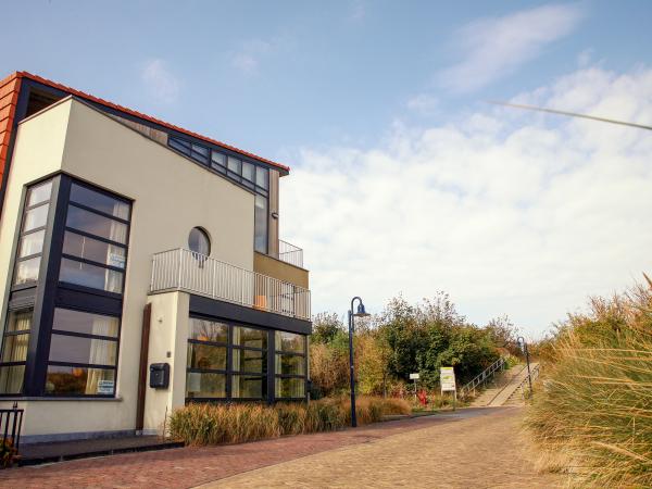 Villa photo 3