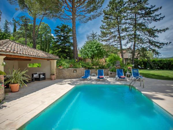 Villa photo 2