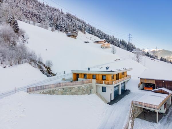 Villa photo 3