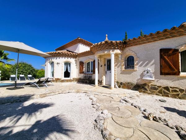 Villa photo 3