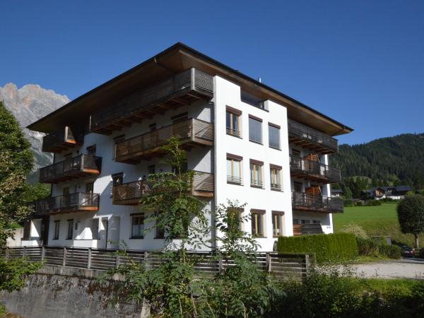 Villa photo 2