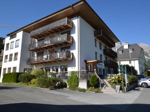 Villa photo 2