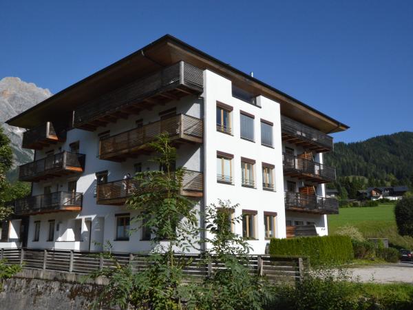Villa photo 2