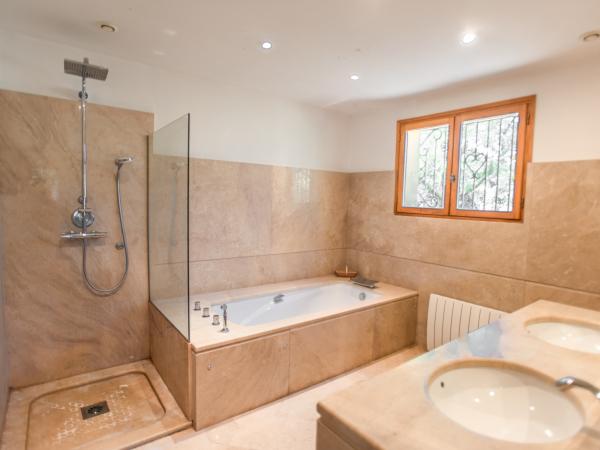Villa photo 5